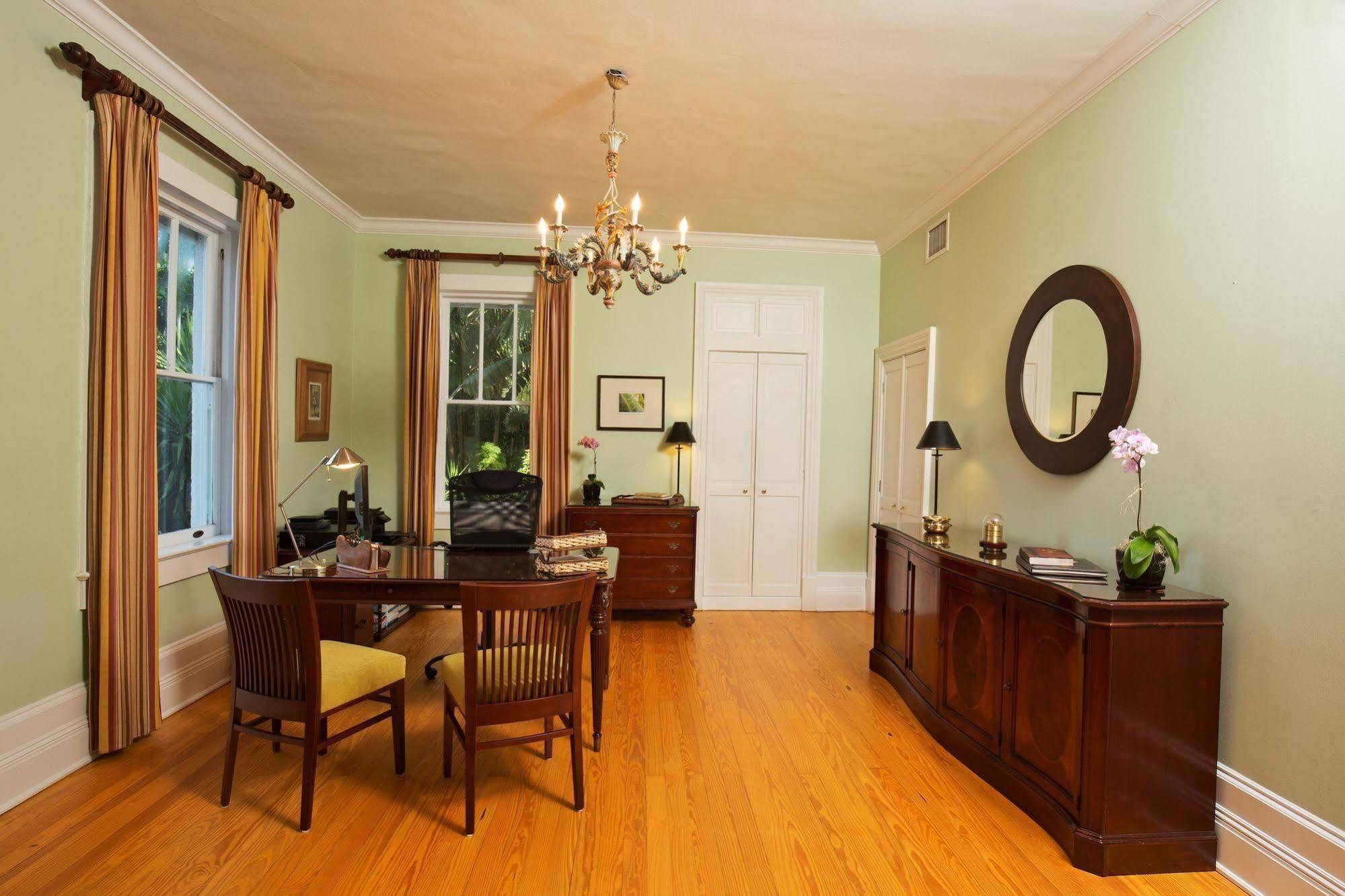 Weatherstation Circa 1911 Bed and breakfast 2*
